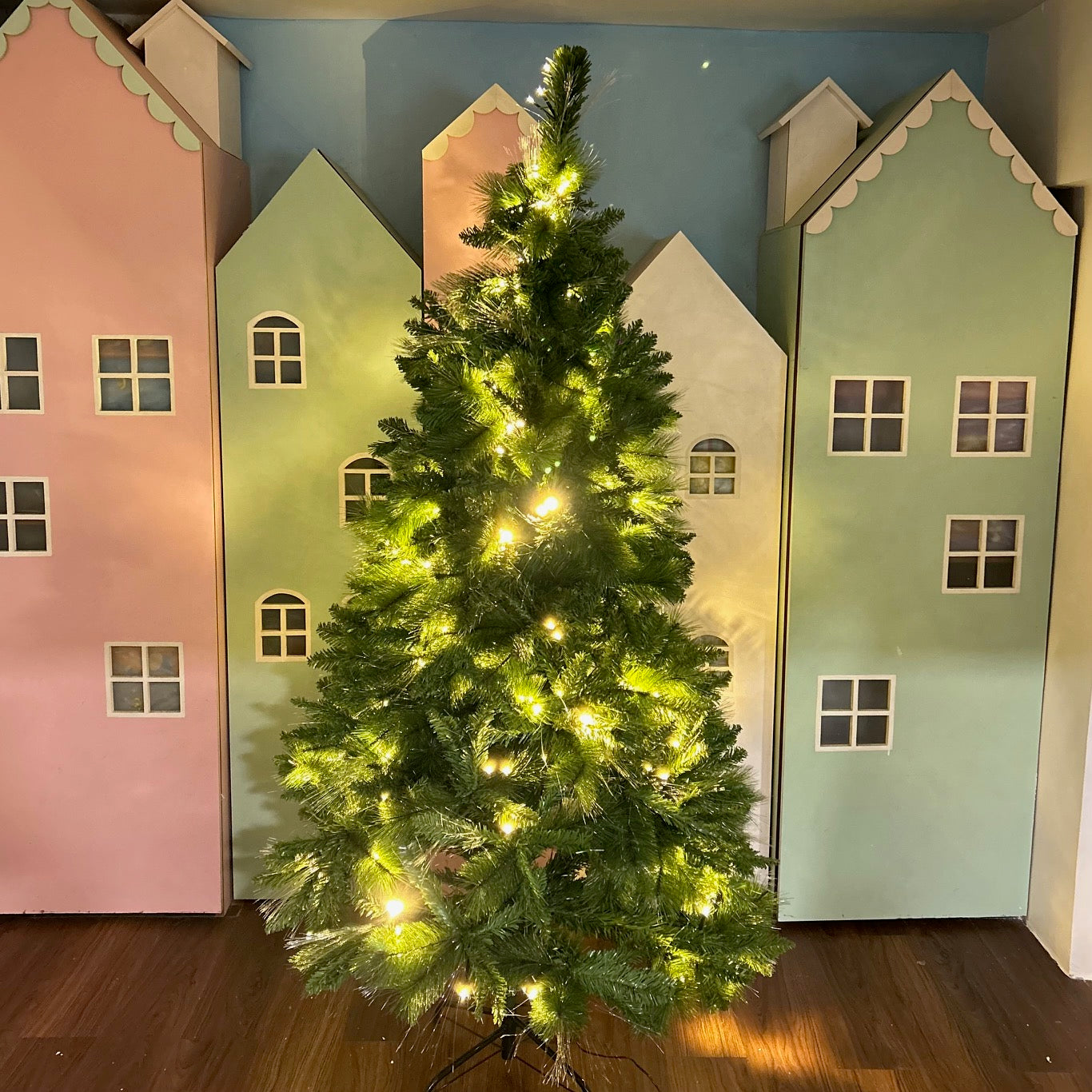 7 ft Pre Lit Luxury Classic Dense Pine Tree With Built In Lights